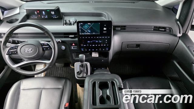 Hyundai Staria 2023 — ფოტო 7/20