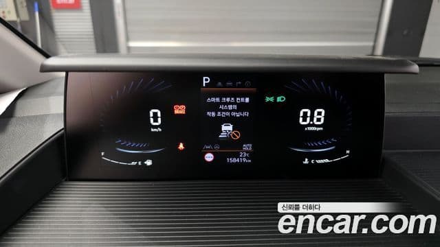 Hyundai Staria 2023 — ფოტო 8/20