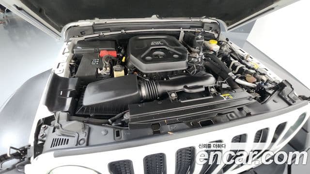 Jeep Wrangler 2019 — Şəkil 6/20