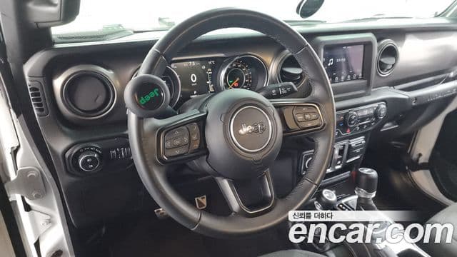 Jeep Wrangler 2019 — Şəkil 12/20