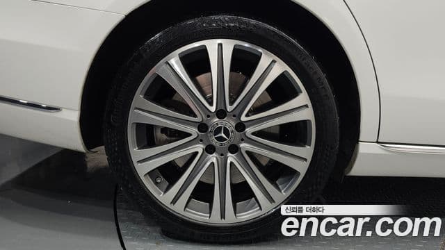 Mercedes-Benz E-Class 2020 — ფოტო 5/20