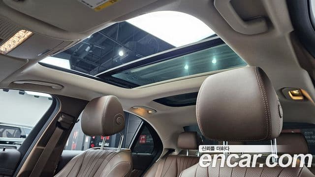 Mercedes-Benz E-Class 2020 — ფოტო 19/20