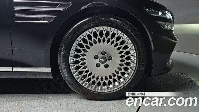 Genesis Electrified G80 2023 — ფოტო 5/20