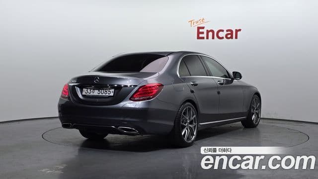 Mercedes-Benz C-Class 2018 — Şəkil 2/20