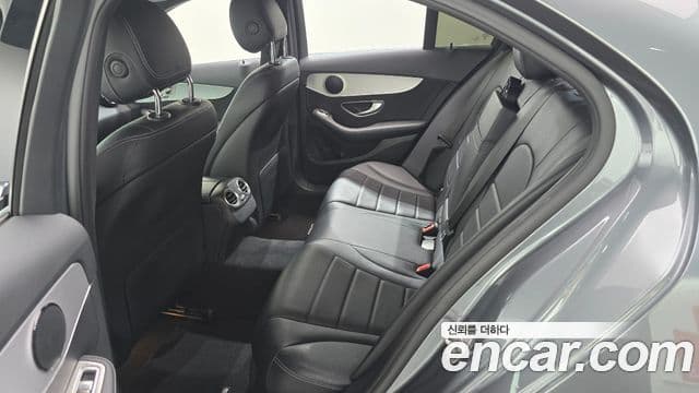 Mercedes-Benz C-Class 2018 — Şəkil 11/20