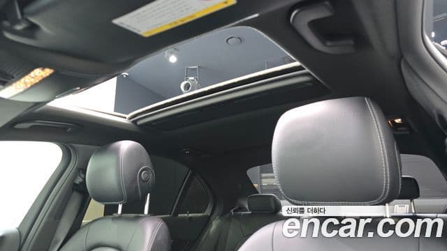 Mercedes-Benz C-Class 2018 — Şəkil 16/20