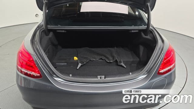 Mercedes-Benz C-Class 2018 — Şəkil 17/20