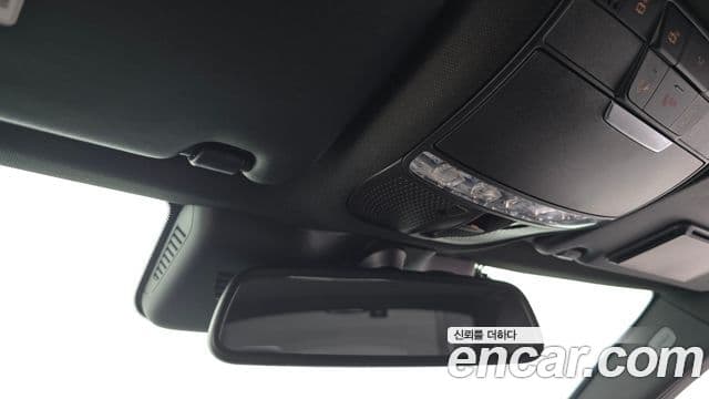 Mercedes-Benz C-Class 2018 — Şəkil 20/20