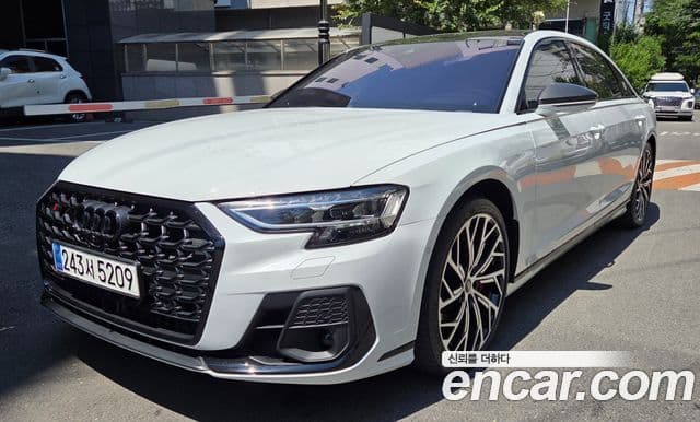 Audi S8 2023 — Photo 3/20