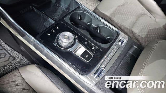 Kia Carnival 2024 — ფოტო 7/20