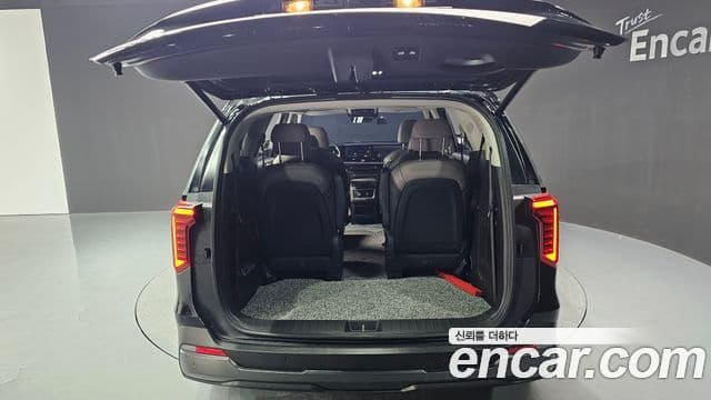 Kia Carnival 2024 — ფოტო 16/20