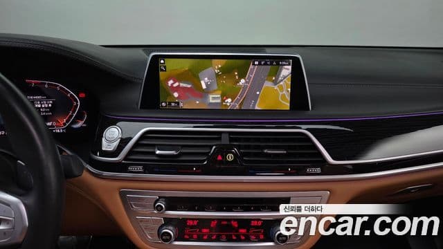 BMW 7 Series 2021 — ფოტო 17/20