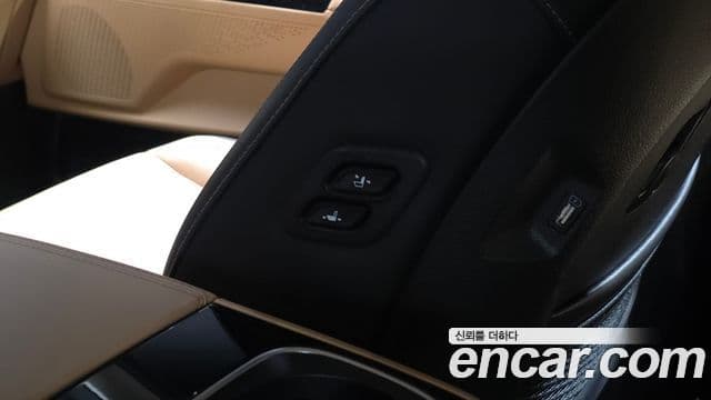 Kia Carnival 2023 — Şəkil 18/20