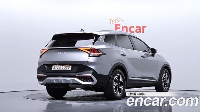 Kia Sportage 2023 — ფოტო 2/20