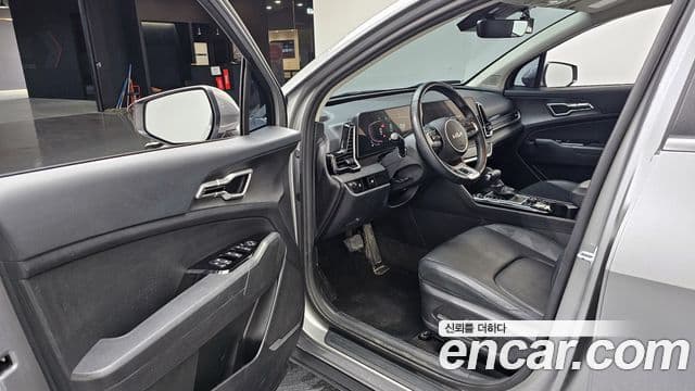 Kia Sportage 2023 — ფოტო 10/20