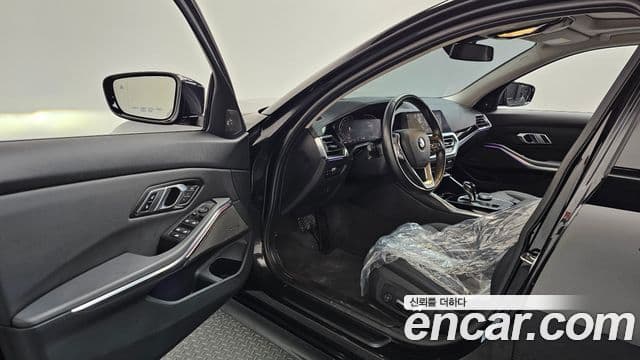 BMW 3 Series 2019 — Şəkil 9/20
