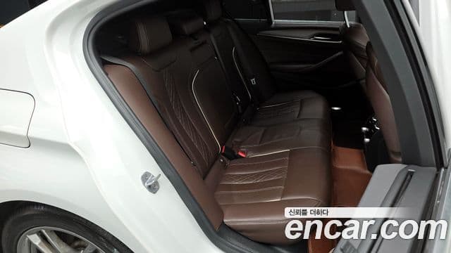 BMW 5 Series 2019 — Şəkil 12/20
