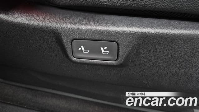 Kia Carnival 2021 — Фото 19/20