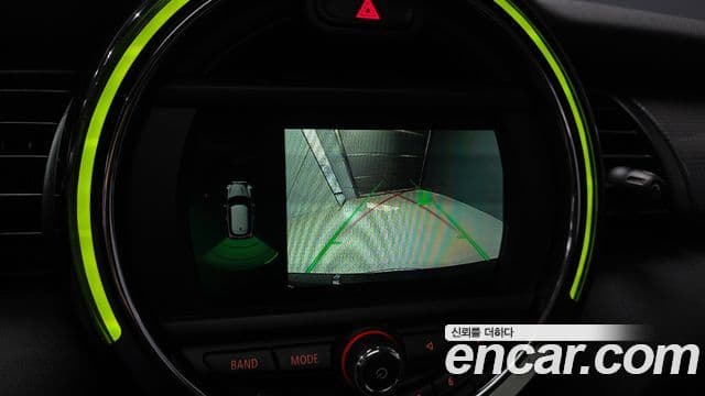 Mini Cooper D 2019 — Şəkil 20/30