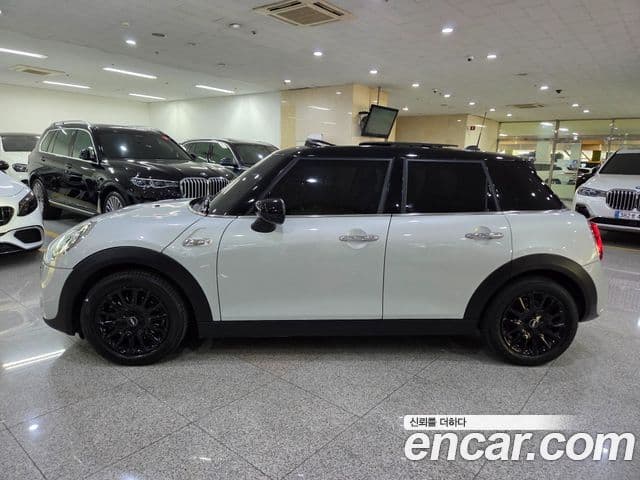 Mini Cooper S 2019 — ფოტო 3/20