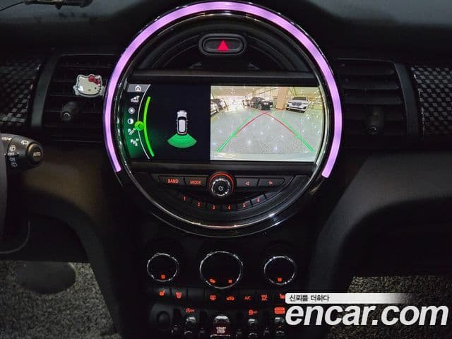 Mini Cooper S 2019 — ფოტო 13/20