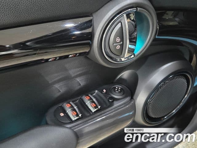 Mini Cooper S 2019 — ფოტო 11/20