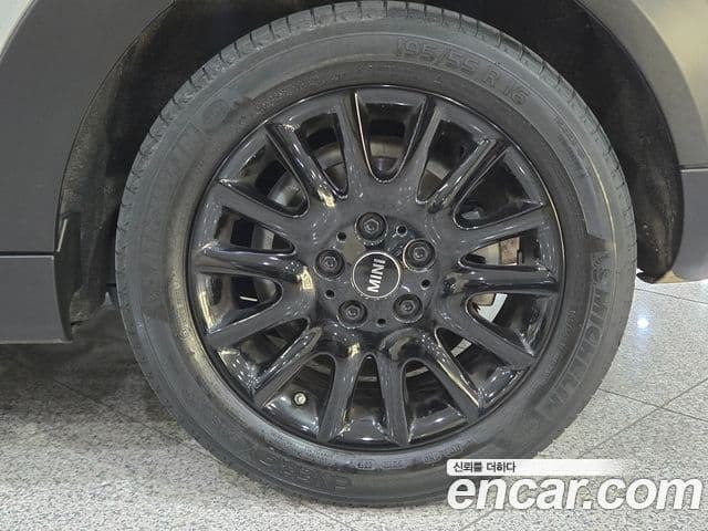 Mini Cooper S 2019 — ფოტო 9/20