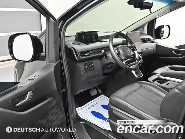 Hyundai Staria 2022 — ფოტო 11/20