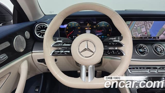 Mercedes-Benz E-Class 2023 — ფოტო 14/20
