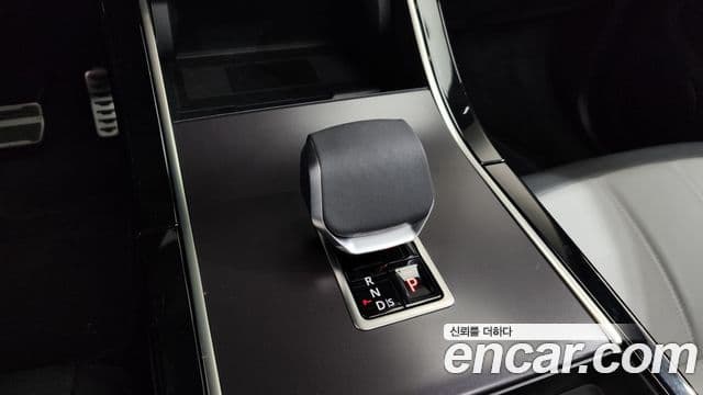 Land Rover Range Rover Evoque 2025 — ფოტო 9/20