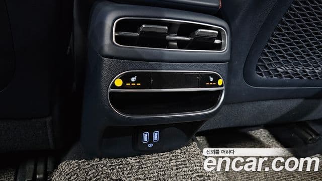 Genesis GV70 2021 — Şəkil 18/20