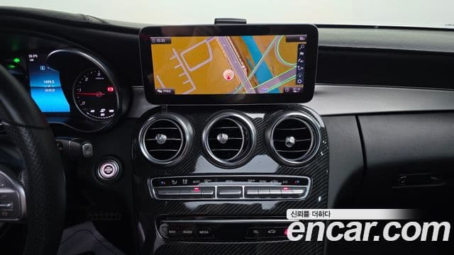 Mercedes-Benz C-Class 2019 — Şəkil 13/20
