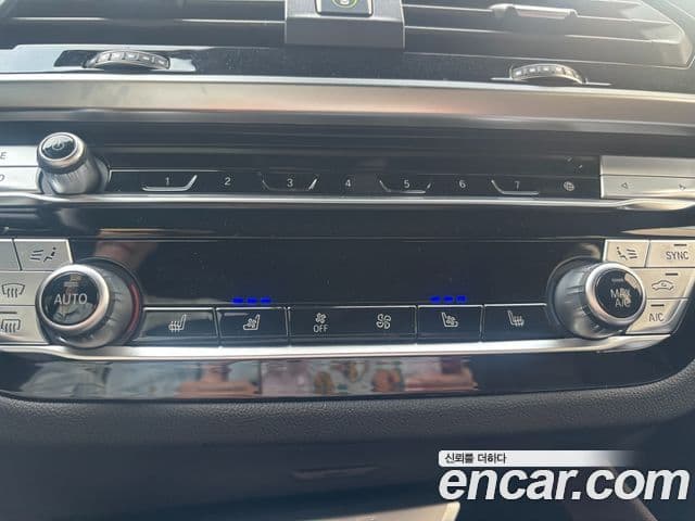 BMW X4 2021 — Şəkil 14/20