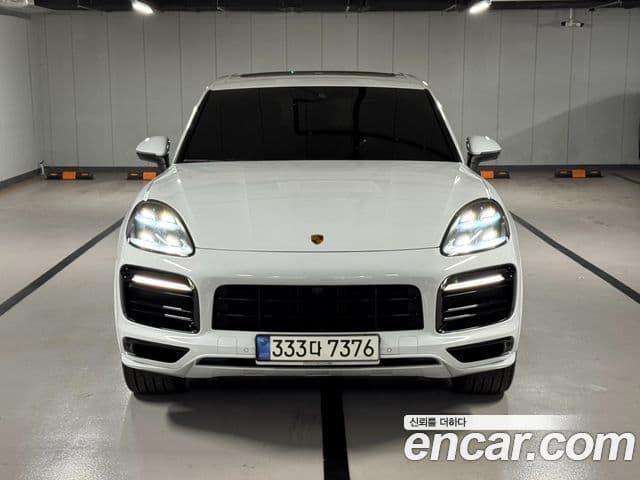 Porsche Cayenne 2021 — ფოტო 2/20