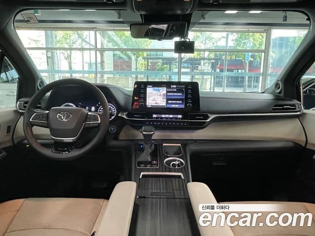 Toyota Sienna 2021 — ფოტო 6/20