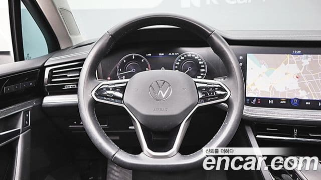 Volkswagen Touareg 2023 — ფოტო 10/20