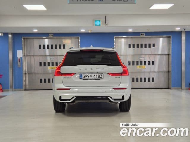 Volvo XC60 2025 — Фото 3/20