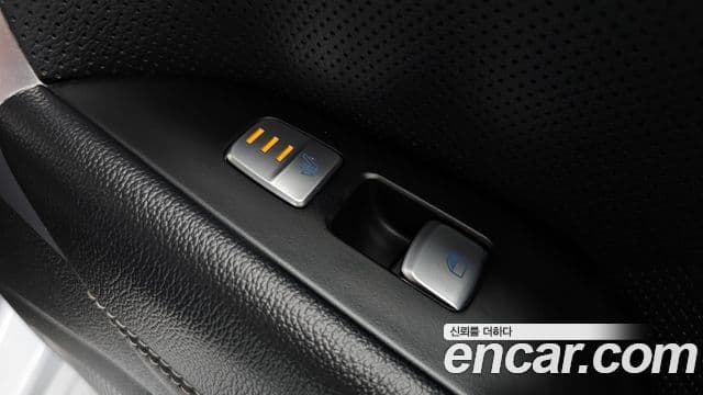 Genesis G70 2019 — ფოტო 16/20