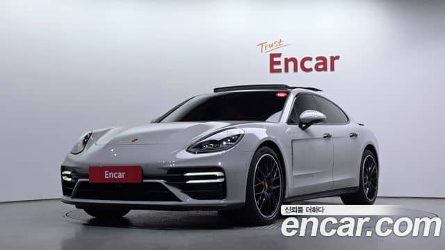 Porsche Panamera, 2022