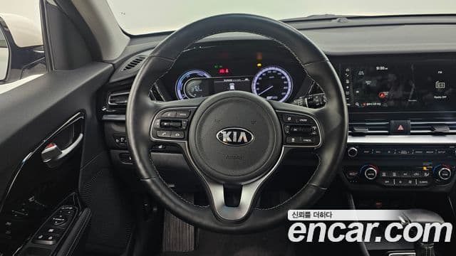 Kia Niro 2021 — Şəkil 13/20