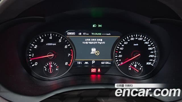 Kia Stinger 2019 — ფოტო 8/20