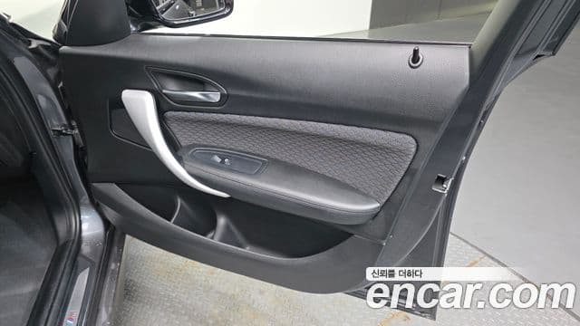 BMW 1 Series 2018 — Photo 17/35