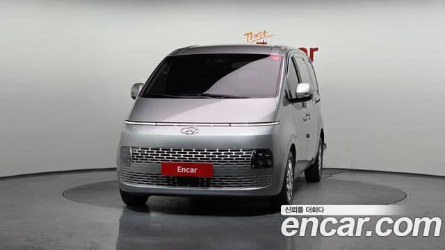 Hyundai Staria 2022 — ფოტო 3/20