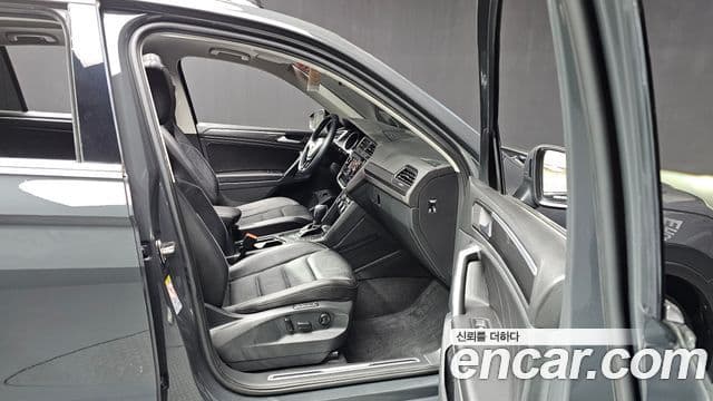 Volkswagen Tiguan 2020 — Şəkil 16/20