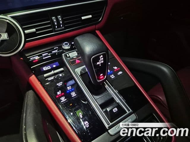 Porsche Cayenne 2019 — Фото 10/20