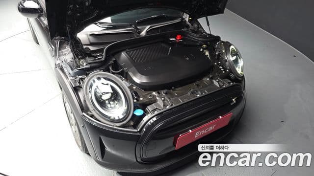 Mini Cooper Electric 2022 — ფოტო 13/20