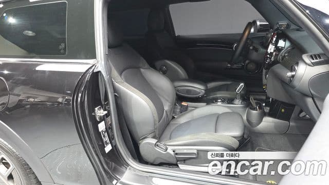 Mini Cooper Electric 2022 — ფოტო 4/20