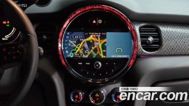 Mini Cooper Electric 2022 — ფოტო 19/20