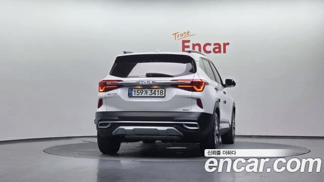 Kia Seltos 2022 — ფოტო 4/20