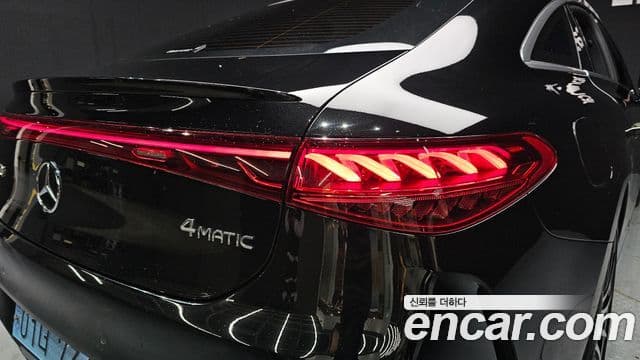 Mercedes-Benz EQS 2022 — ფოტო 30/36